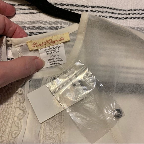 Sweet Magnolia NWT women’s blouse size M cream sheer - Picture 2 of 5